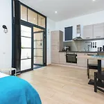 Aquitain - & Confort Gare St Jean Appartamento *